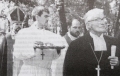 Procesijā uz Augšāmcelšanās draudzes dievnamu (no kreisās) arhibīskaps Jānis Vanags, mācītājs Māris Sants, prāvests Jānis Ginters un mācītājs Roberts Feldmanis. Jāņa Sarkaņa foto