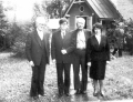 22.09.1985.g. Vidū māc.Viesturs Pirro,Lietuvas ev..-lut.Baznīcas bīskaps Jonass Kalvanas unV. Pirro māmiņa E.Pirro